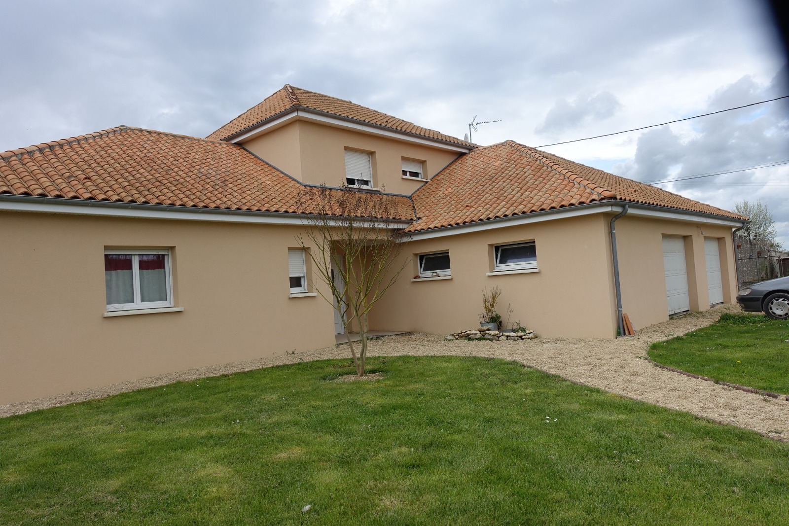 Vente 12 KM OUEST OUZOUER LE MARCHE - MAISON RECENTE